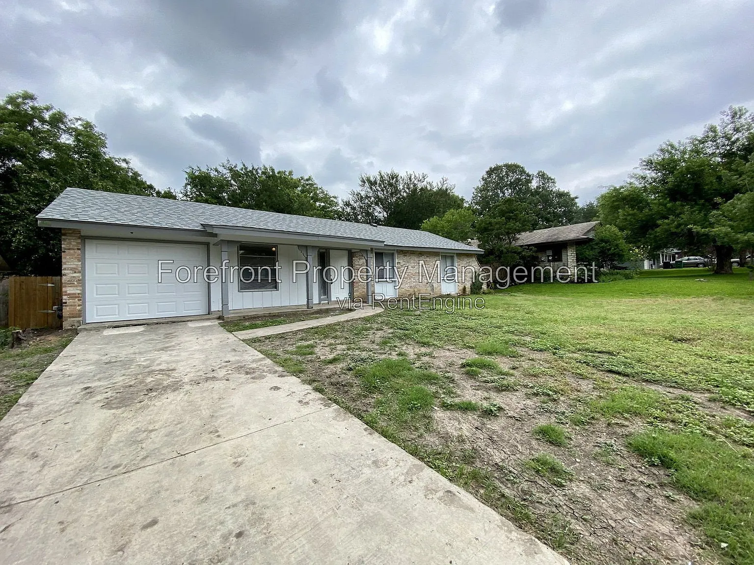 3 bed, 1.0 bath, 989 sqft, $1,400 — Photo 3