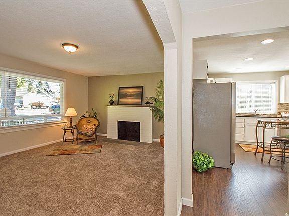 4th image of 9612 14th Ave E