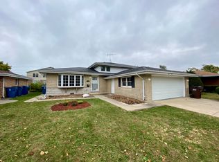 1266 Prince Dr, South Holland, IL 60473