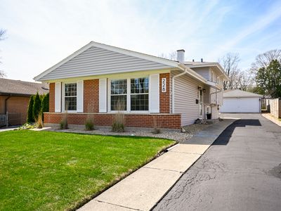 228 N Lombard Ave, Lombard, IL, 60148