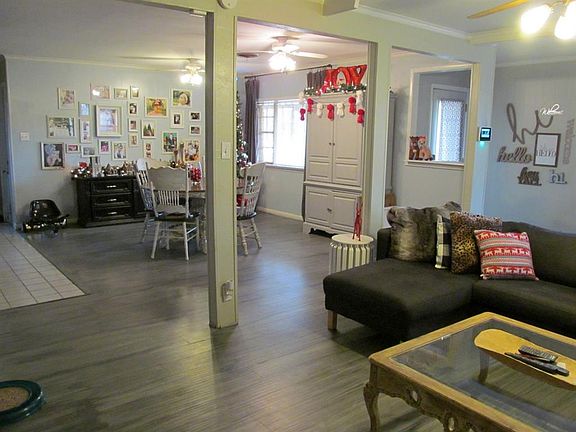2nd image of 411 Hall Dr