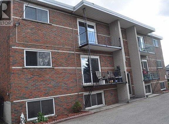 2nd image of 17 Julia Dr #3