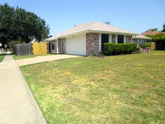 2nd image of 2674 Hamilton Dr