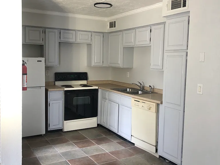 11530 N May Ave #D104 — Photo 21