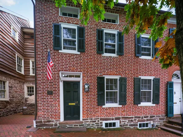 107 Court St, Newtown, PA 18940