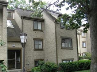 1670 Parkcrest Cir, Reston, VA 20190