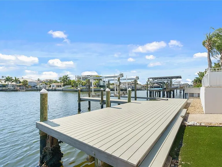 3924 Versailles Dr — Photo 33