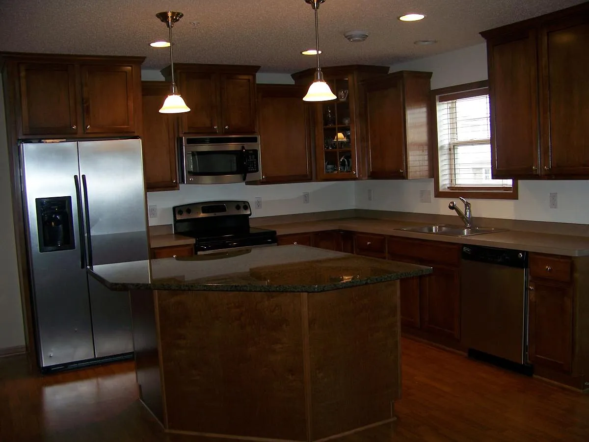 3 bed, 1920 sqft, $2,500 — Photo 4