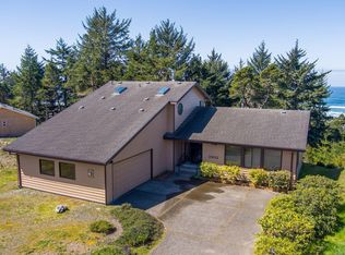 3802 NW Shore View Dr, Waldport, OR 97394