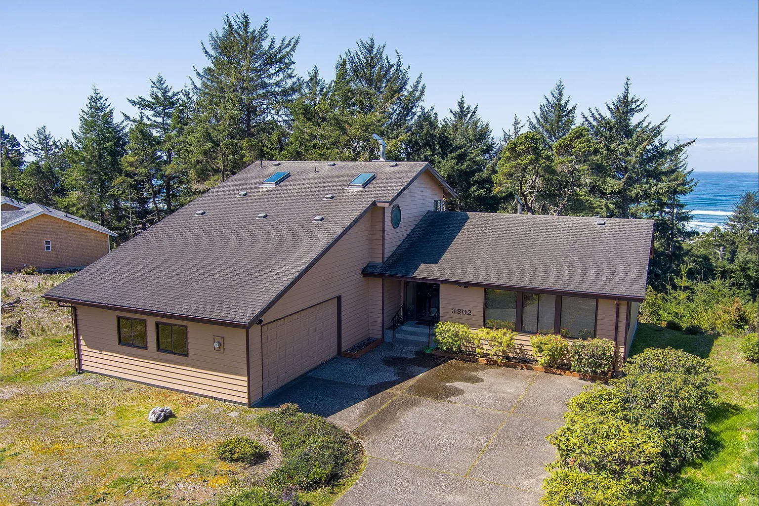 3802 NW Shore View Dr photo 1