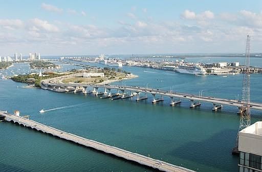 2nd image of 1717 N Bayshore Dr APT 2031