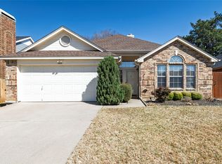 1929 Pine Ridge Dr, Bedford, TX 76021