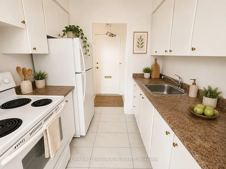 250 Frederick St #1403 — Photo 2