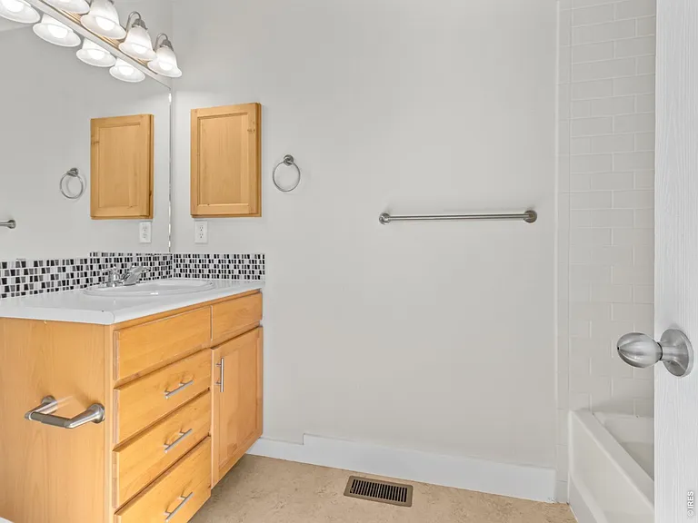 802 Heschel St #C — Photo 14