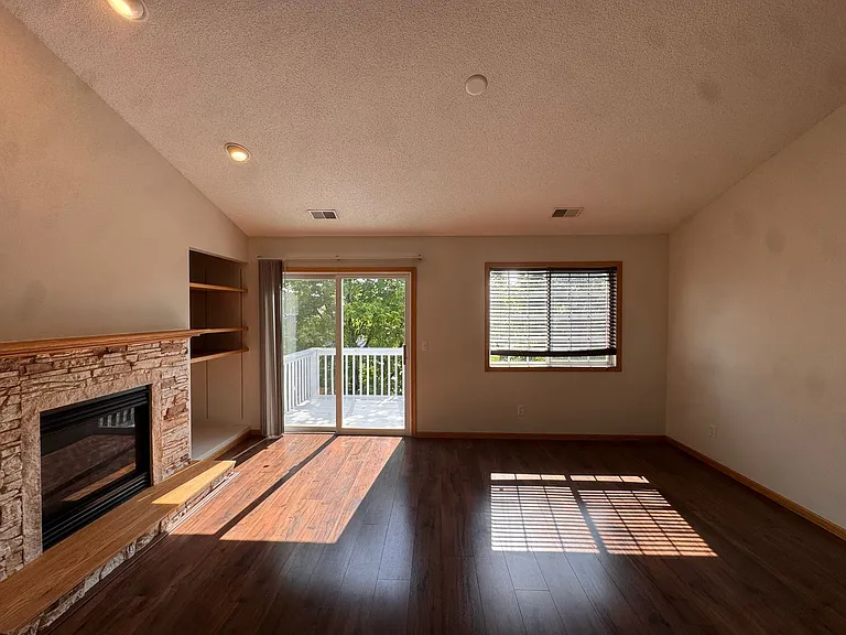 1243 Bergmann Dr — Photo 3