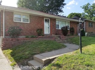 1083 N Hanley Rd, Saint Louis, MO 63130