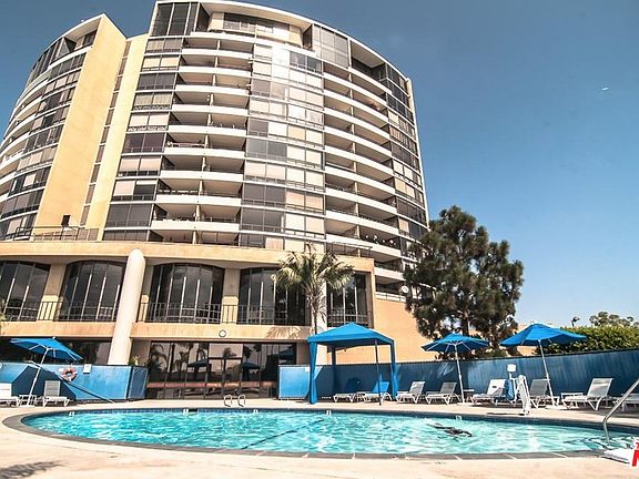 3rd image of 4314 Marina City Dr