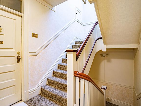 3rd image of 1711 Bellevue Ave #1-404