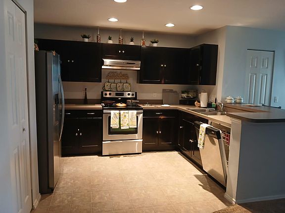 5th image of 1024 Chalcedony St