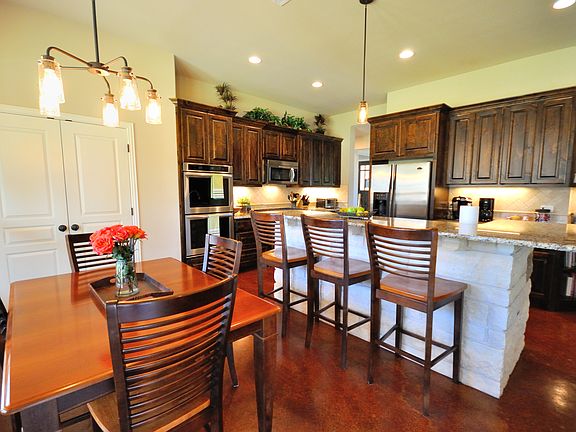 4th image of 1003 Canyon Bend Dr