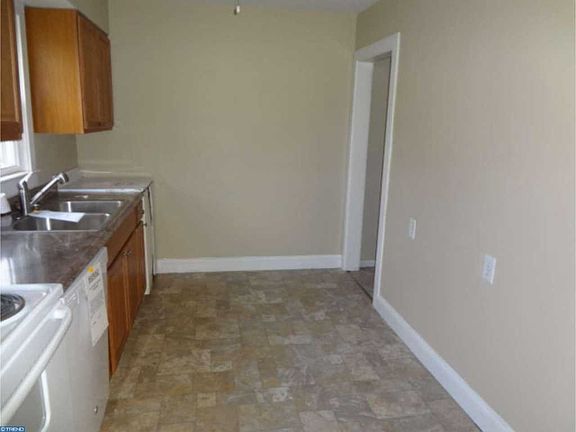 3rd image of 648 Greenwood Ave