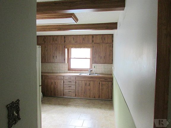 3rd image of 705 2nd Ave S