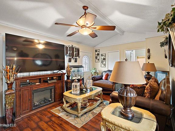 4th image of 4957 Oak Creek Dr
