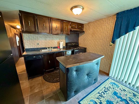 4th image of 229 Miller St #F4