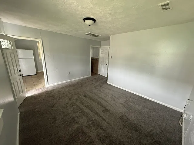 3 bed, $1,537 — Photo 3