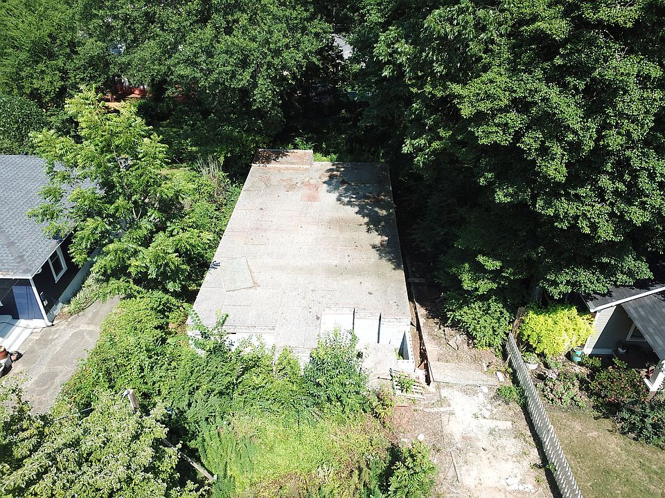 1st image of 128 Clifton St SE