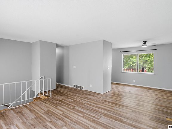 4th image of 3006 Wayne St