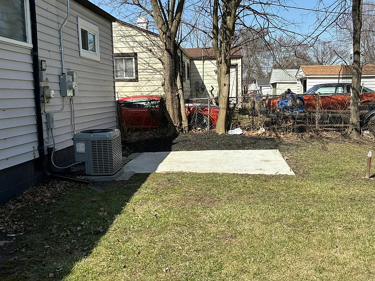 21840 Weller Ave — Photo 13
