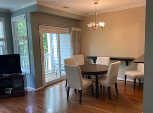 4689 Lawton Way APT 202, Alexandria, VA 22311