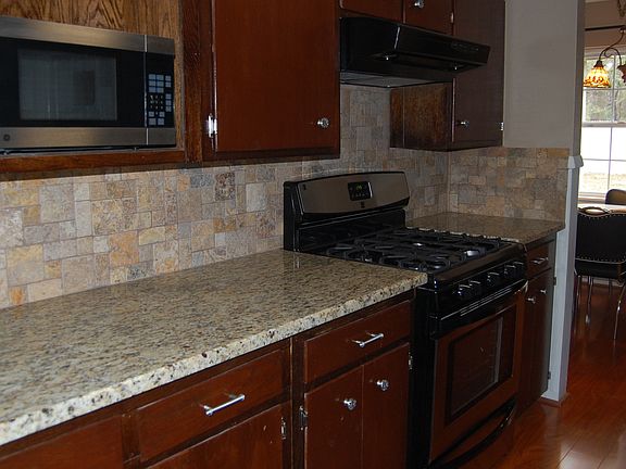5th image of 4611 Cambridge Dr