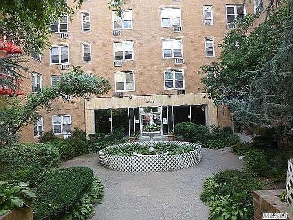 2nd image of 4242 Colden St