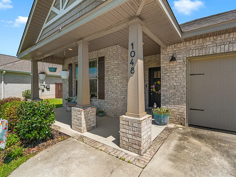 1048 Pheasant Cir — Photo 3