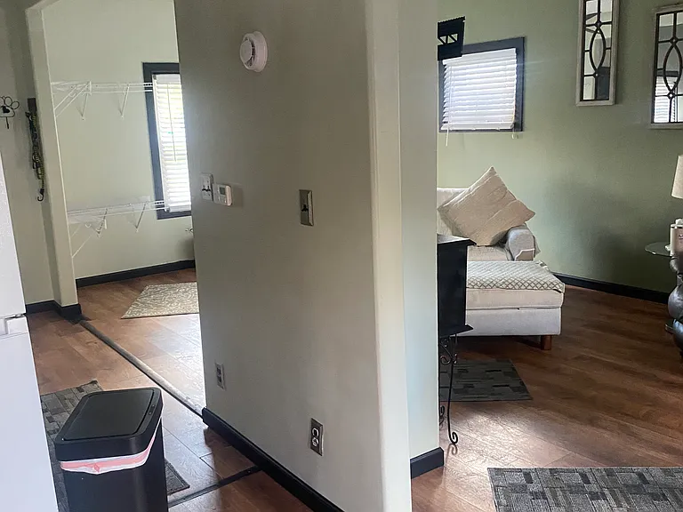 131 E Fox St — Photo 3