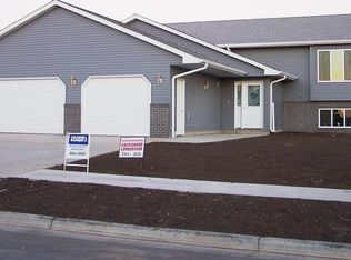 1120 Cherry Dr, Watertown, SD 57201