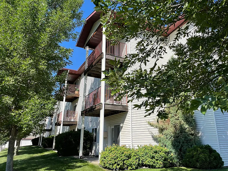 Turnpike Apartments — Photo 29