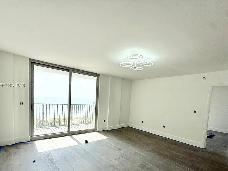 9273 Collins Ave #811 — Photo 6