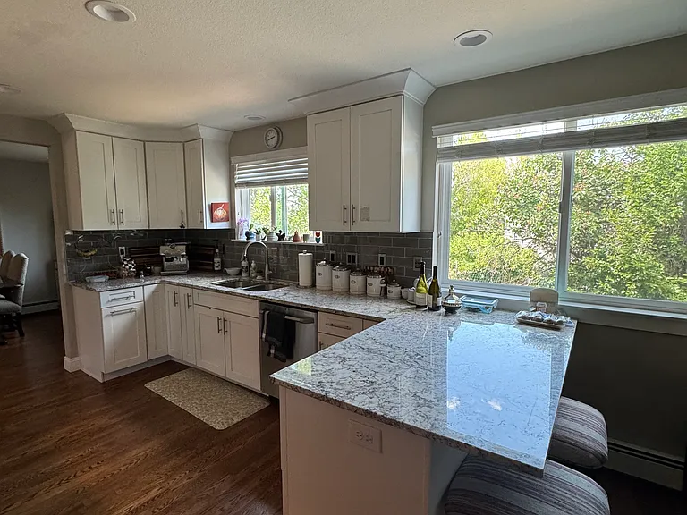 6907 S Hill St — Photo 11
