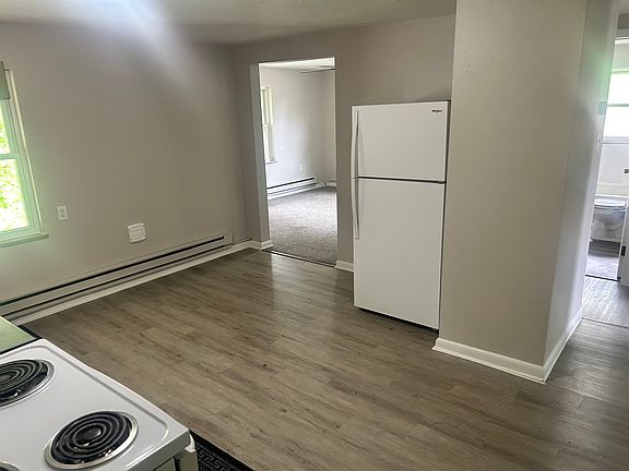 4th image of 10 N Buckles Ave #1/2