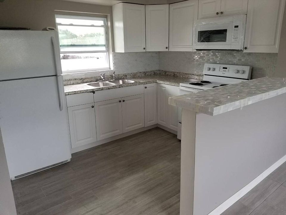 2nd image of 3002 Central Ave #1