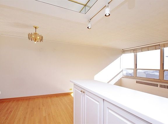 3rd image of 3950 N Lake Shore Dr APT 2201