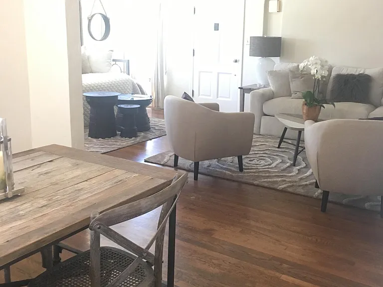 855 Poplar St — Photo 2