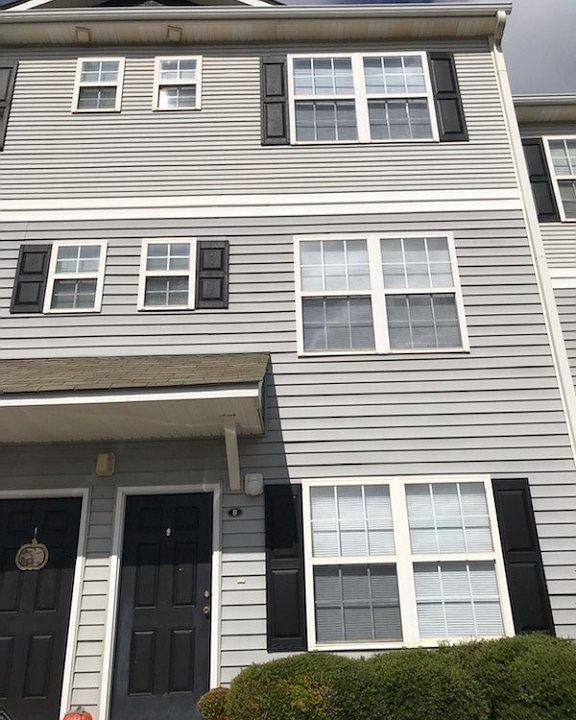 2nd image of 211B Campus Dr