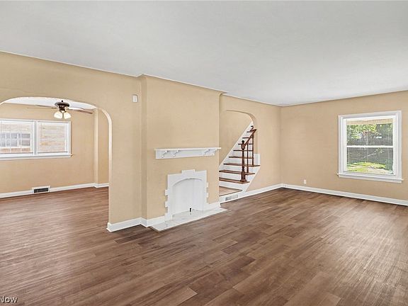 4th image of 3652 Douglas Rd