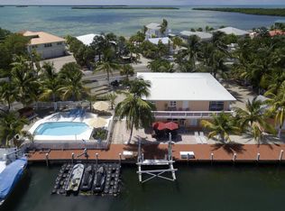 950 W Indies Dr, Ramrod Key, FL 33042