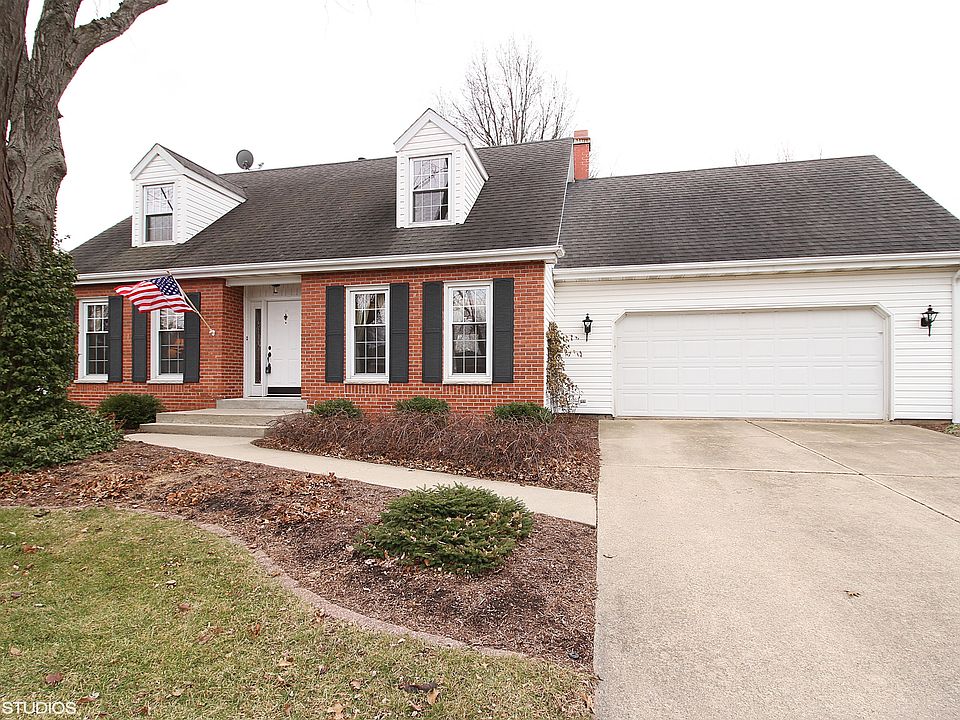 1st image of 736 Woodstock Ln