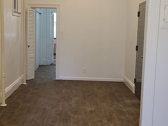 2nd image of 20-71 Steinway St #1